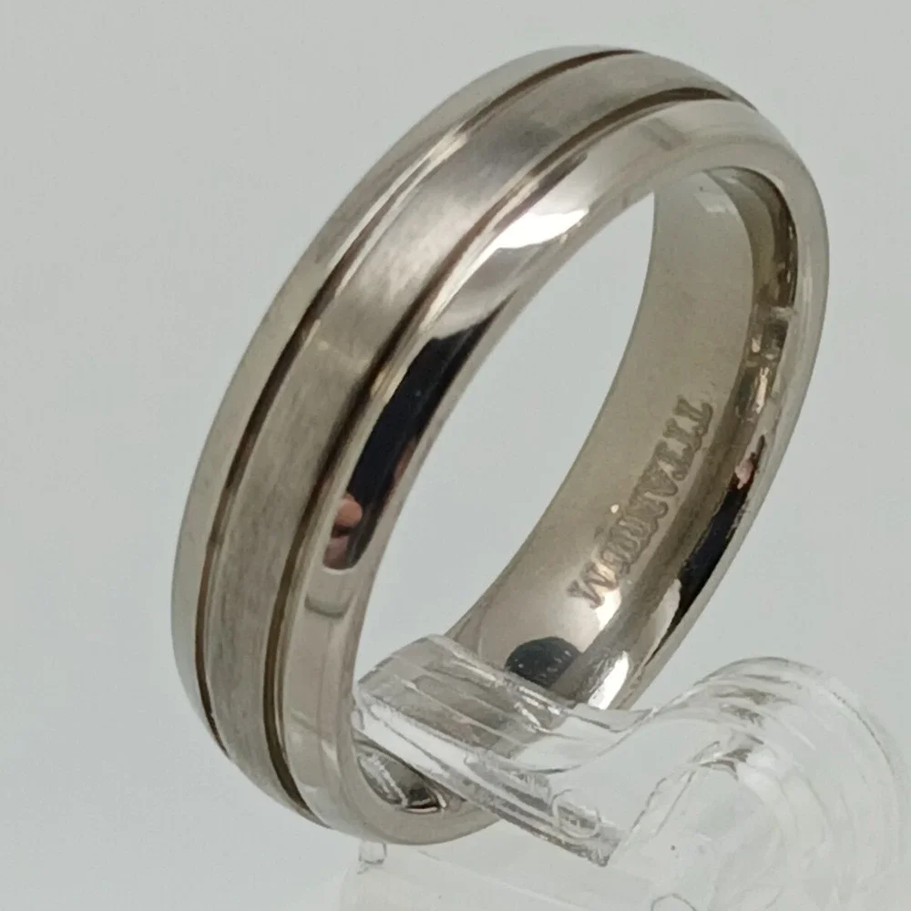 Vintage Mens Titanium 6mm Comfort Fit Band Ring Size 10 Brushed Polished Silver